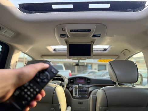 Used 2013 Nissan Quest LE image 30