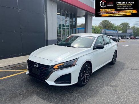 Used 2025 Nissan Altima 2.5 SR image 4