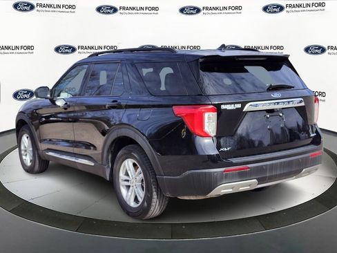 Certified 2022 Ford Explorer XLT w/ Equipment Group 202A image 3