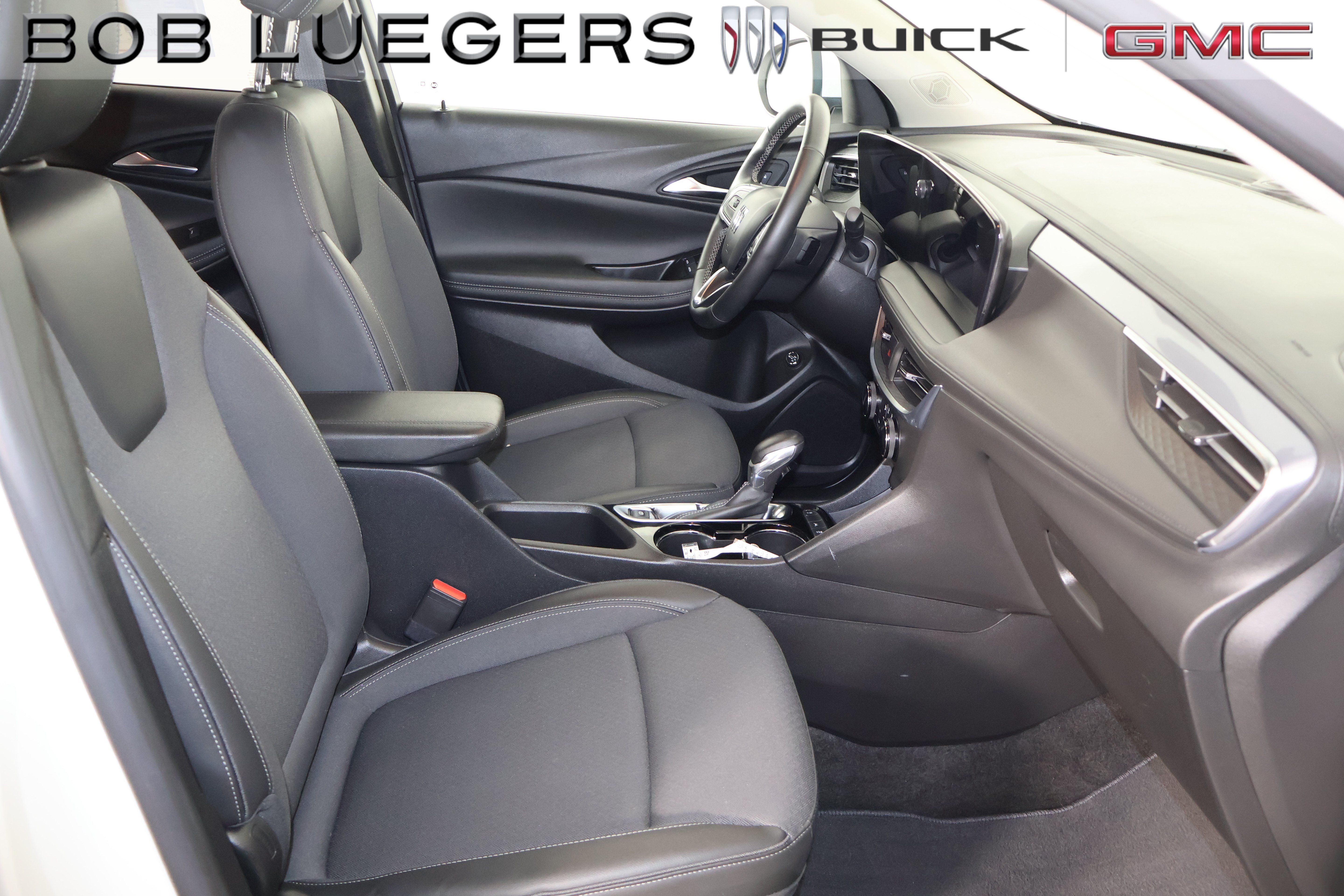 Certified 2024 Buick Encore GX Preferred w/ Comfort Package FWD image 18