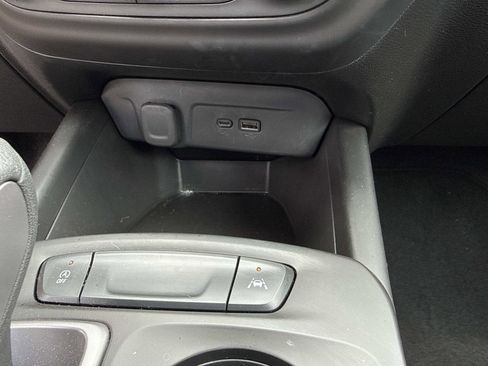 Used 2026 Chevrolet Trax LS w/ LS Convenience Package FWD image 26