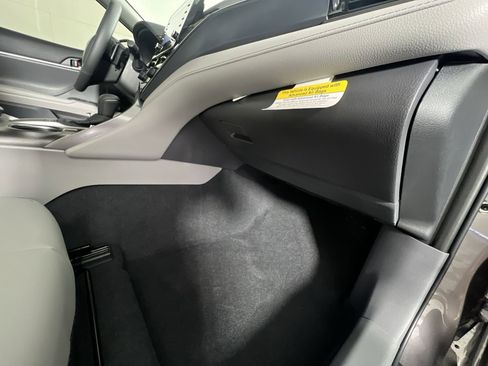 Used 2024 Toyota Camry SE image 35