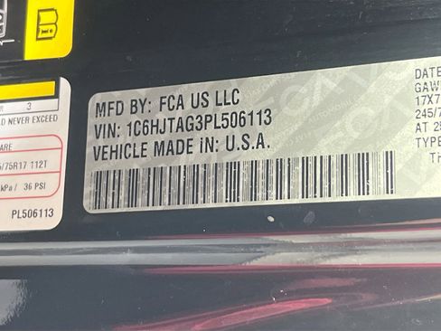 Used 2023 Jeep Gladiator Sport image 30