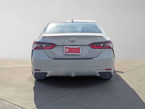 Used 2023 Toyota Camry SE w/ Convenience Package FWD image 4