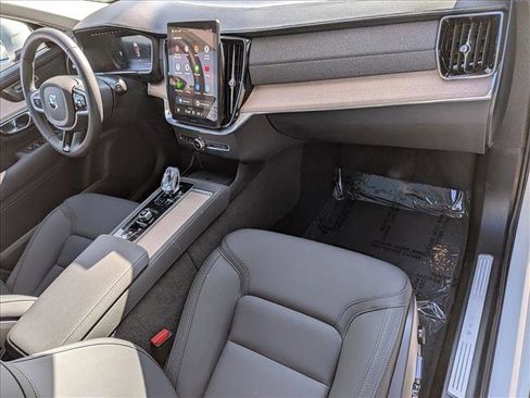 Certified 2025 Volvo XC90 B6 Plus w/ Protection Package Premier image 23