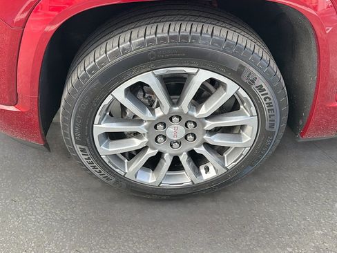 Used 2023 GMC Acadia Denali w/ Denali Ultimate Package FWD image 33