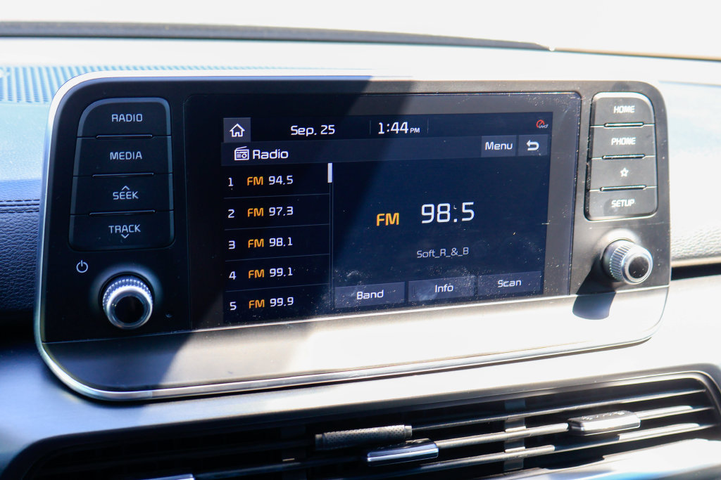 Used 2020 Kia Telluride S FWD image 3
