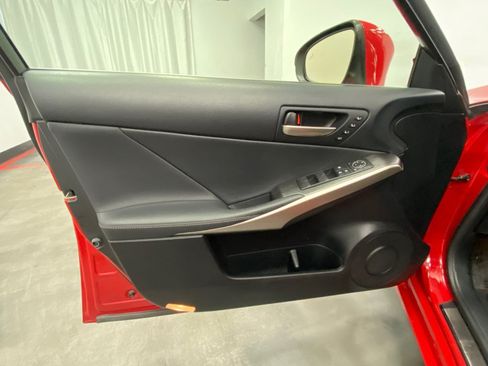 Used 2019 Lexus IS 300 AWD image 36