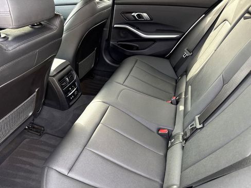 Used 2020 BMW 330i Sedan w/ Convenience Package RWD image 15
