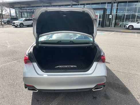 Used 2021 Toyota Avalon XLE w/ Moonroof Package image 15