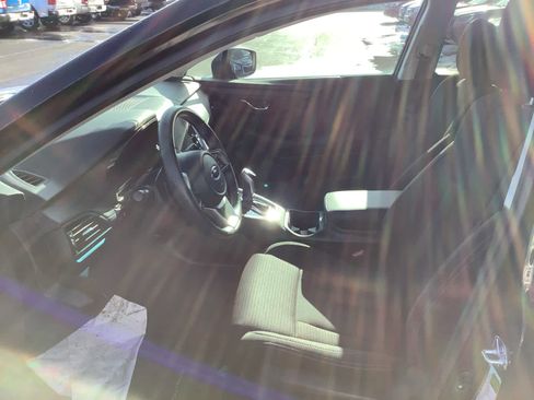 Used 2022 Subaru Outback Premium image 6