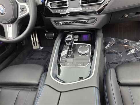 Used 2023 BMW Z4 M40i w/ Premium Package image 17