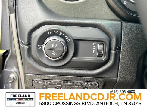 New 2025 Jeep Gladiator Mojave w/ Convenience Group image 17