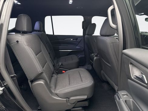 Used 2025 Chevrolet Traverse LT w/ Driver Confidence Package FWD image 18