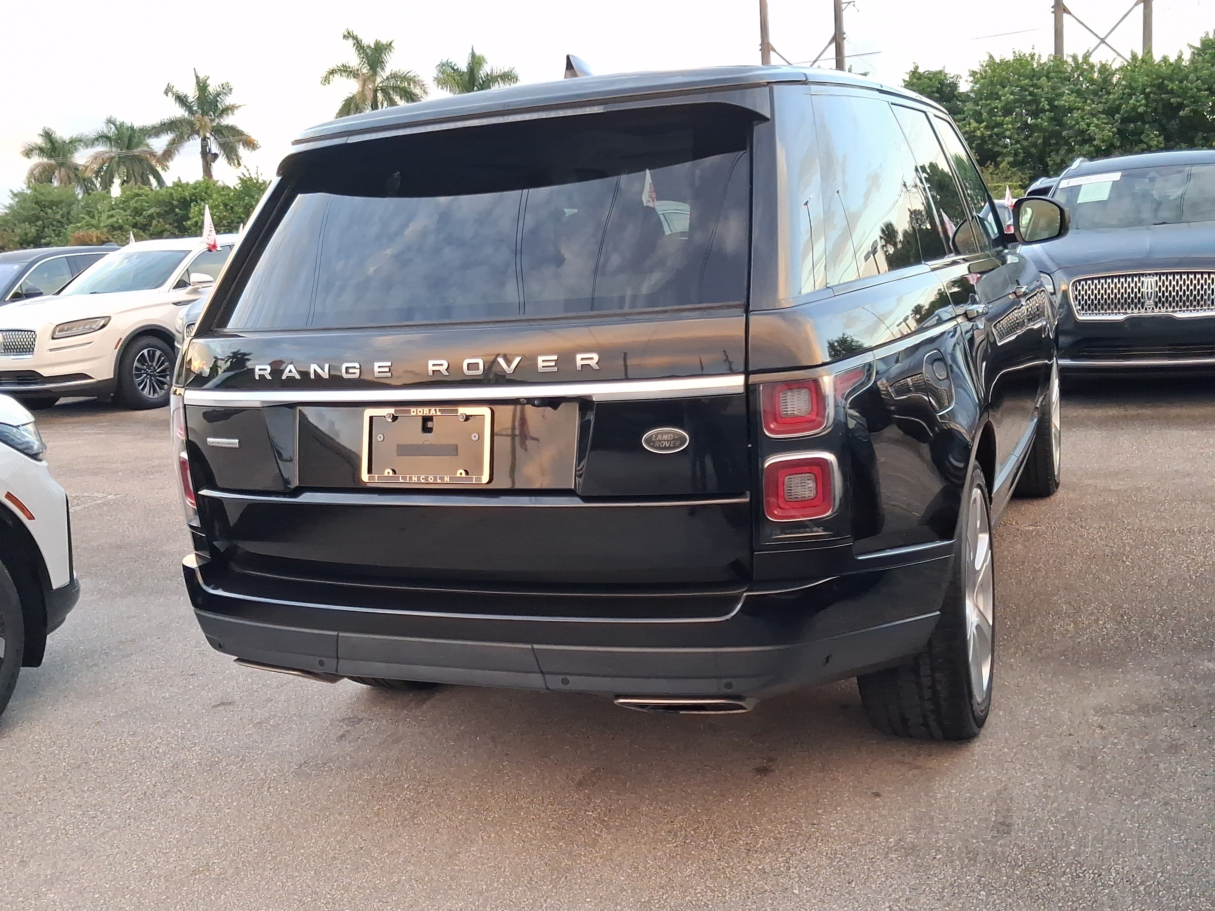 Used 2018 Land Rover Range Rover Supercharged AWD/4WD image 4