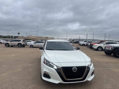 Used 2021 Nissan Altima 2.5 SR image 3