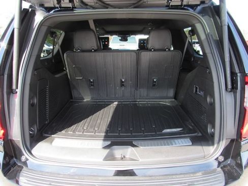 Used 2025 GMC Yukon XL AT4 Ultimate AWD/4WD image 41