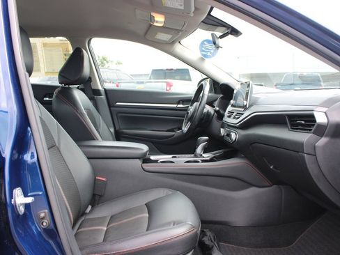 Used 2024 Nissan Altima 2.5 SR FWD image 28