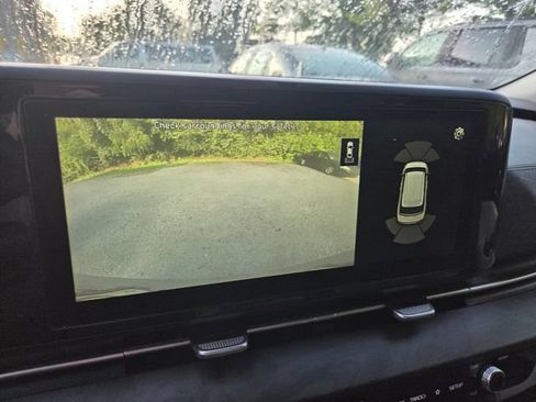 Used 2022 Kia Carnival EX FWD image 16