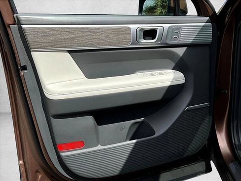 Used 2024 Hyundai Santa Fe Limited image 17