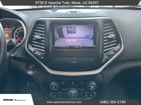 Used 2014 Jeep Cherokee Trailhawk w/ Comfort/Convenience Group image 26