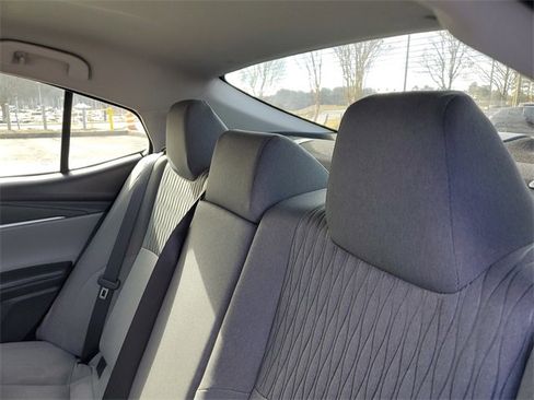 Used 2025 Toyota Camry image 9