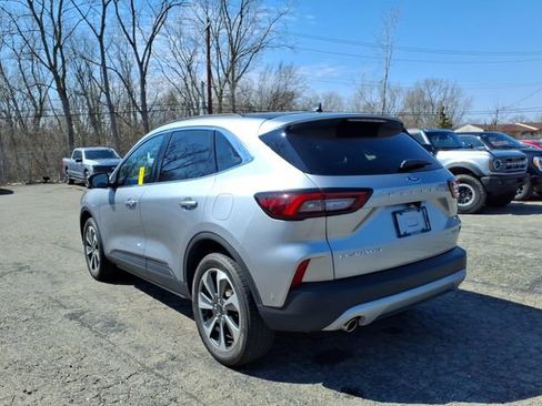 Used 2023 Ford Escape Platinum w/ Premium Technology Package image 7