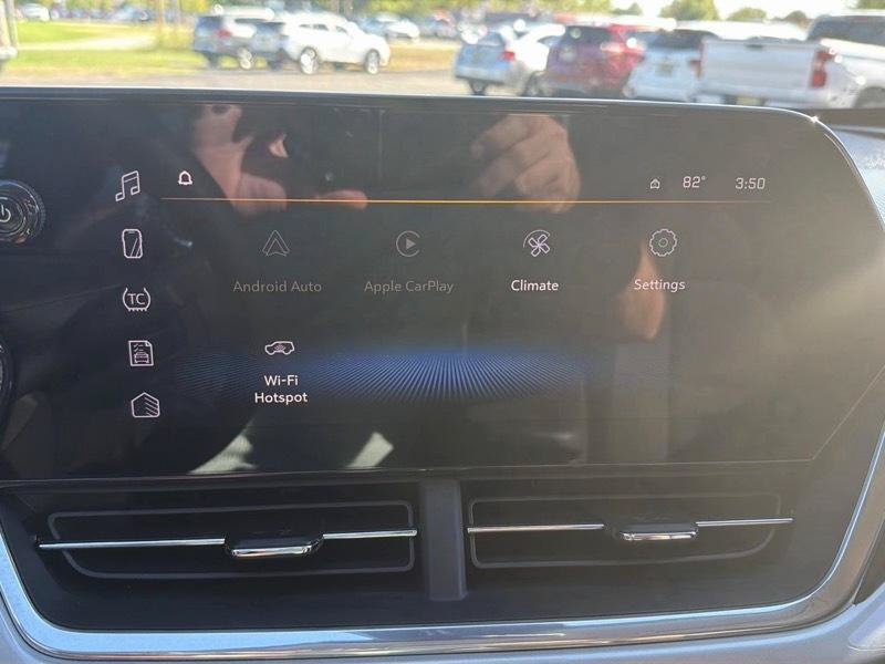 Used 2024 Chevrolet Trax LT FWD image 17