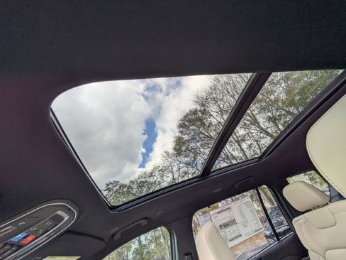 New 2025 Jeep Grand Cherokee L Limited image 23