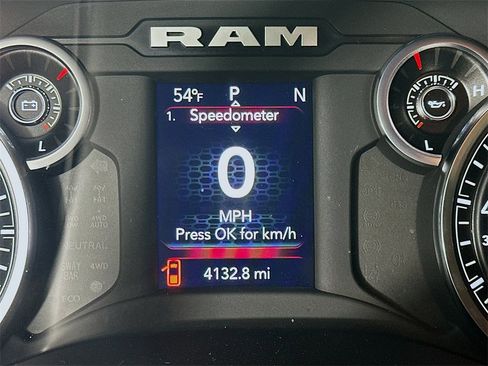 Used 2024 RAM 2500 Tradesman w/ Chrome Appearance Group image 15