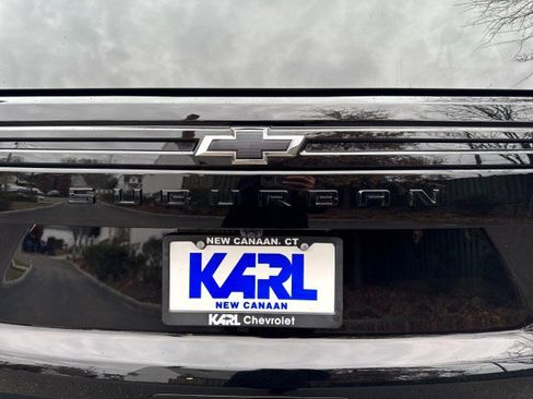 Certified 2024 Chevrolet Suburban Z71 w/ Luxury Package image 16