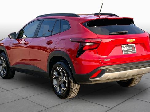 Used 2026 Chevrolet Trax LT FWD image 12