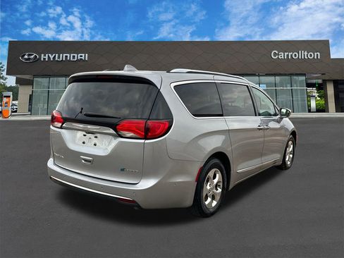 Used 2018 Chrysler Pacifica Limited w/ Advanced Safetytec Group image 5
