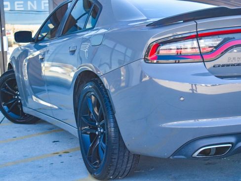 Used 2018 Dodge Charger SXT w/ Blacktop Package image 34