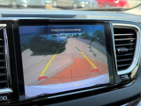 Used 2023 Chrysler Pacifica Touring-L FWD image 31