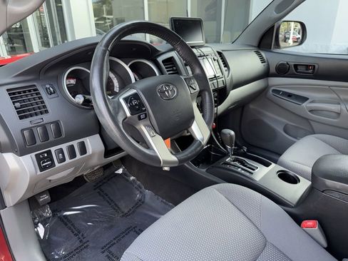 Used 2014 Toyota Tacoma 2WD Access Cab w/ Convenience Package image 14
