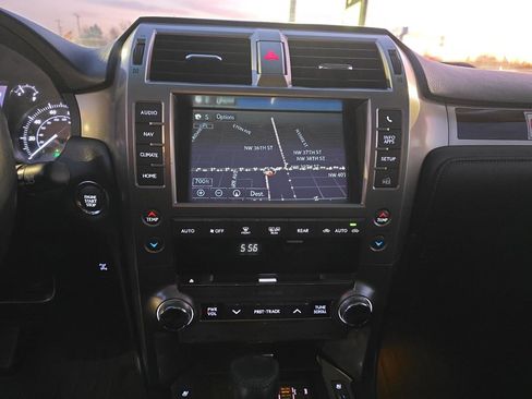 Used 2015 Lexus GX 460 Luxury image 15