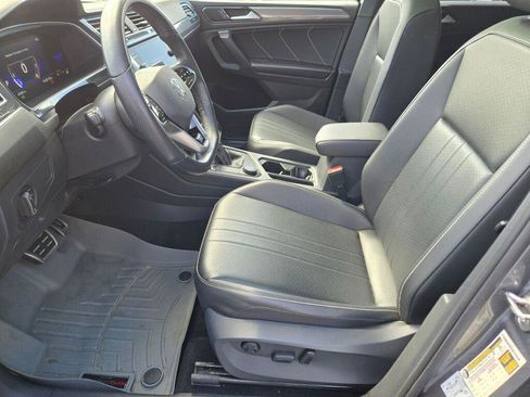 Used 2022 Volkswagen Tiguan SE R-Line image 17