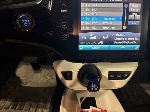 Used 2019 Toyota Prius Prime Premium image 17