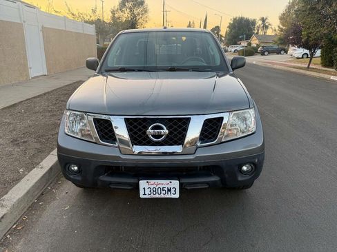 Used 2016 Nissan Frontier SV image 16