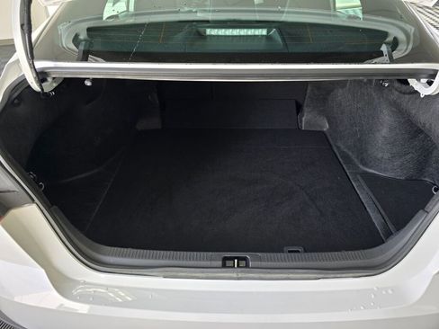 Used 2025 Toyota Camry SE image 18