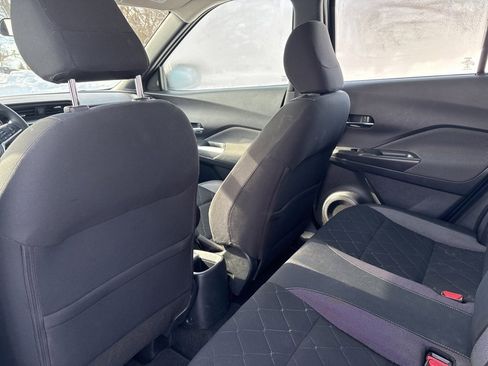 Used 2019 Nissan Kicks SV image 12