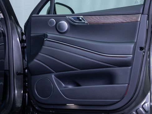 New 2026 Genesis GV80 2.5T Prestige image 10