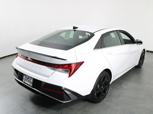 Certified 2026 Hyundai Elantra SEL Sport Premium FWD image 4
