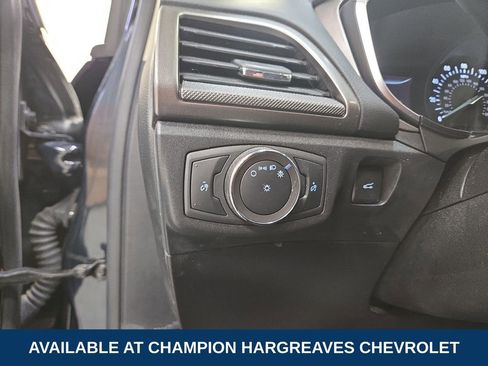 Used 2020 Ford Fusion SE image 23