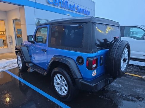 Used 2023 Jeep Wrangler Sport S image 5