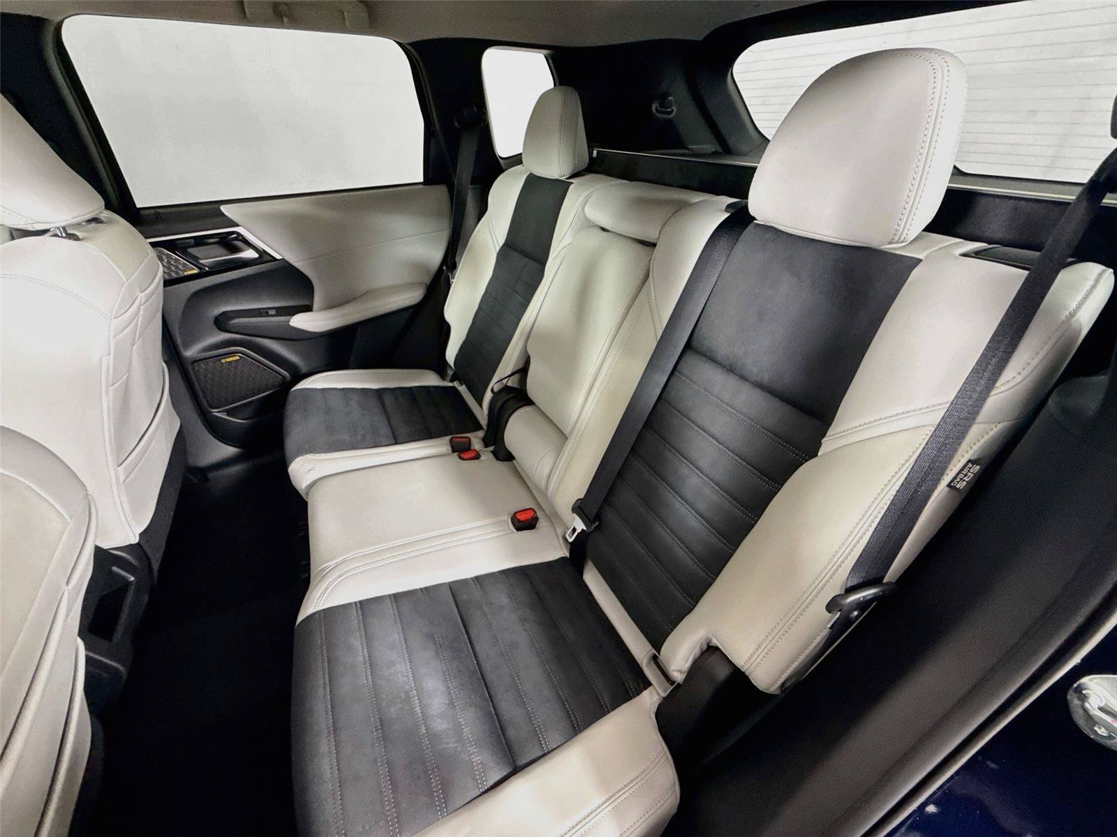 New 2026 Mitsubishi Outlander SE FWD image 15