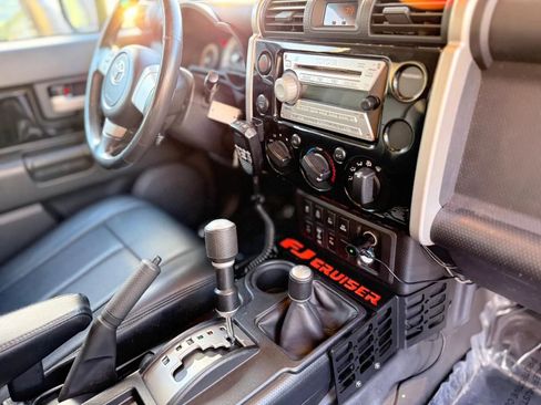 Used 2010 Toyota FJ Cruiser 4WD image 29