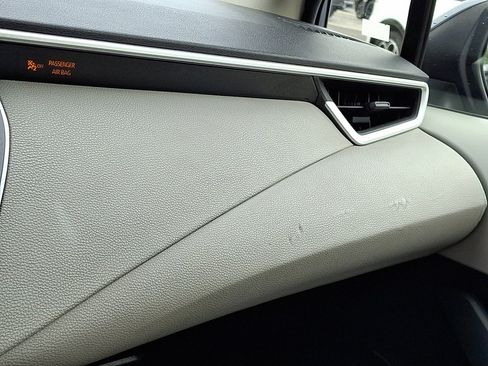 Used 2020 Toyota Corolla LE image 32