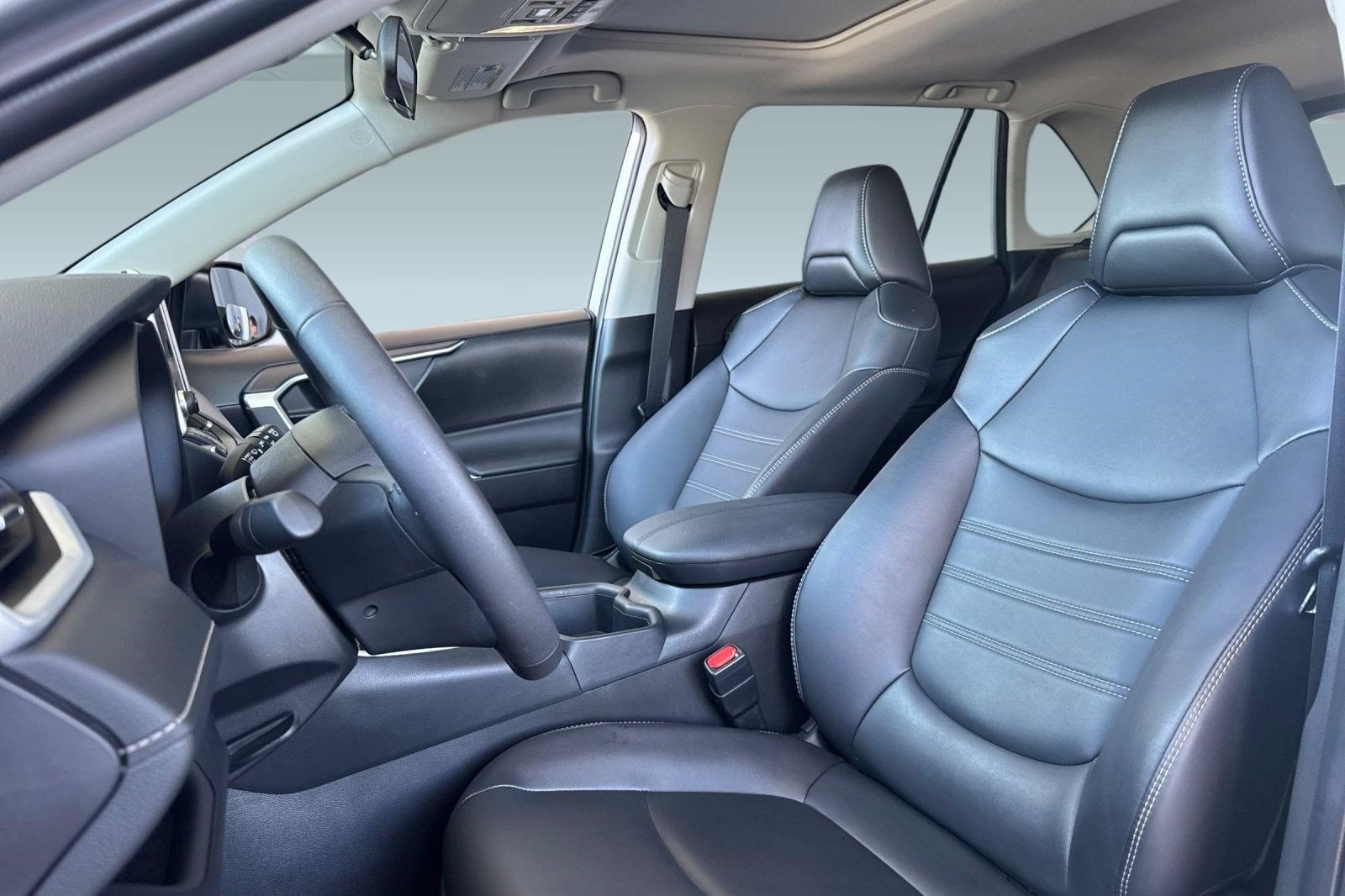 Certified 2025 Toyota RAV4 XLE Premium AWD/4WD image 5